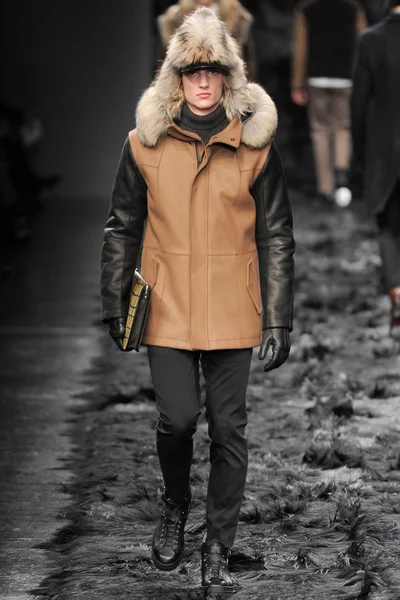 Look 13